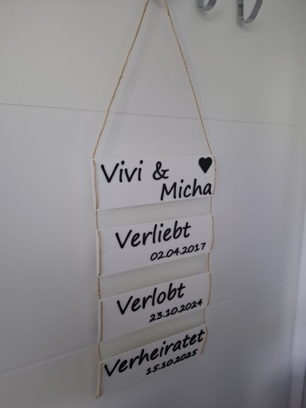 Einzigartiges Wandbild "Verliebt • Verlobt • Verheiratet" Personalisierbares Hochzeitsgeschenk – Bild 3