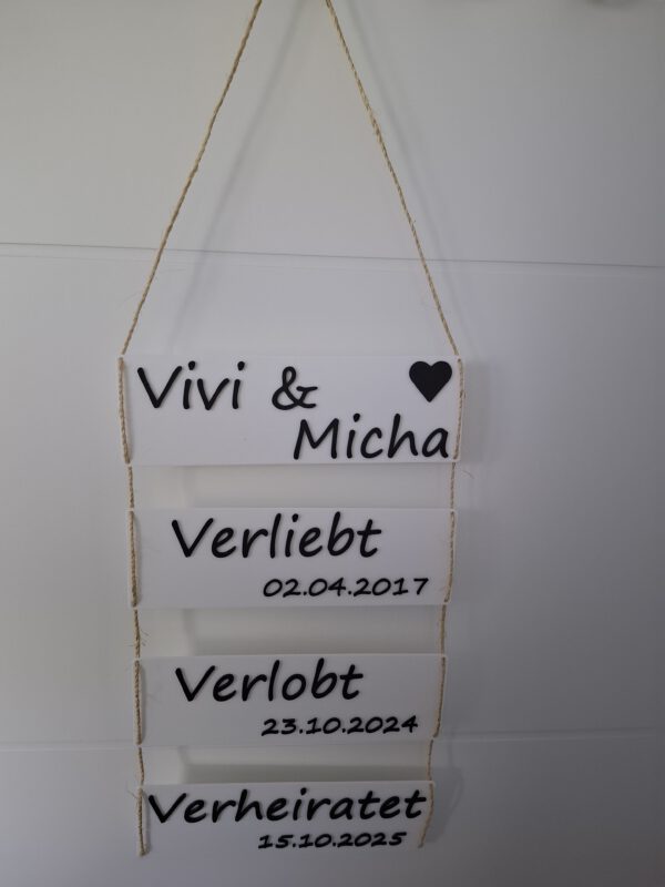 Einzigartiges Wandbild "Verliebt • Verlobt • Verheiratet" Personalisierbares Hochzeitsgeschenk – Bild 2